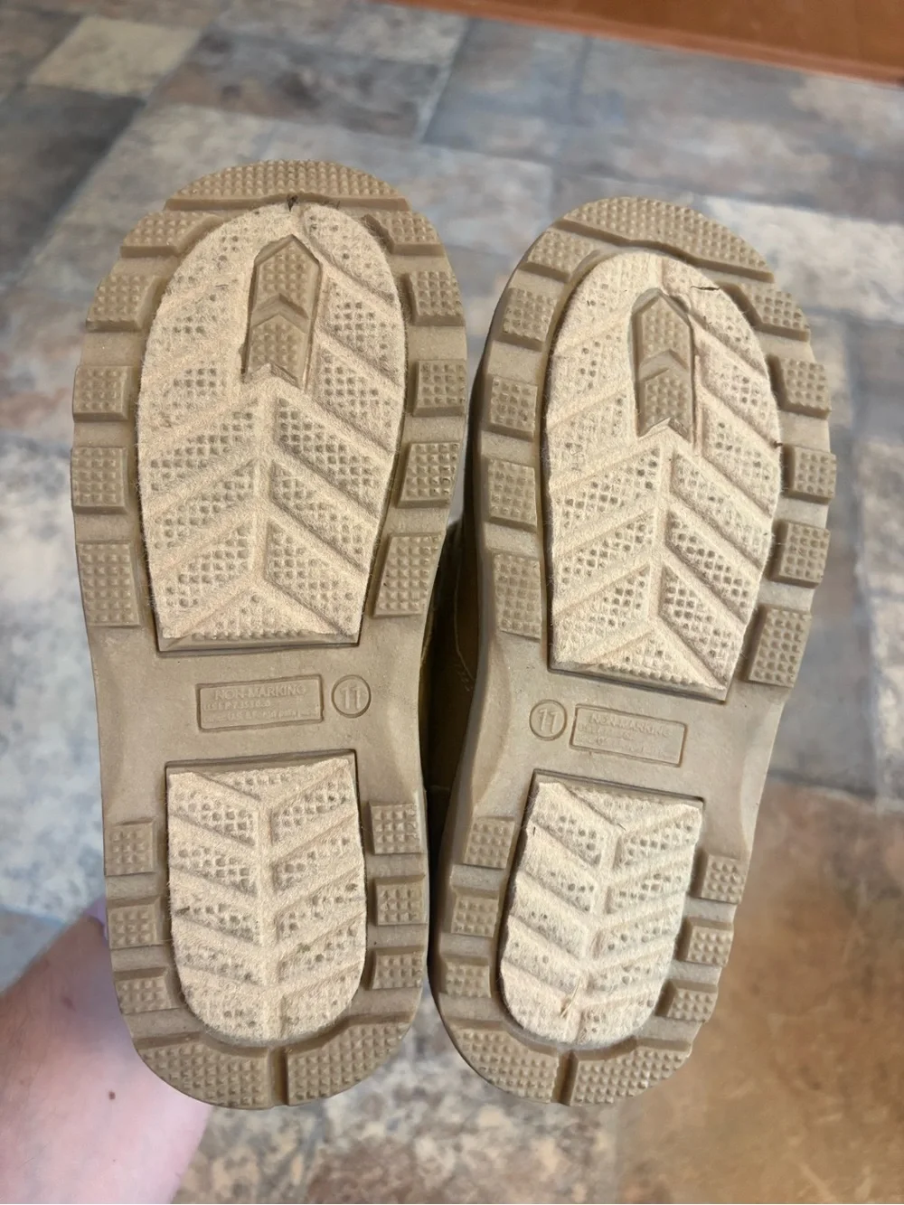 Toddler boys fall boots